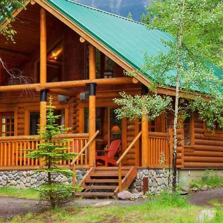 Cathedral Mountain Lodge Филд Екстериор снимка