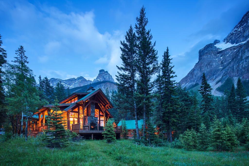 Cathedral Mountain Lodge Филд Екстериор снимка